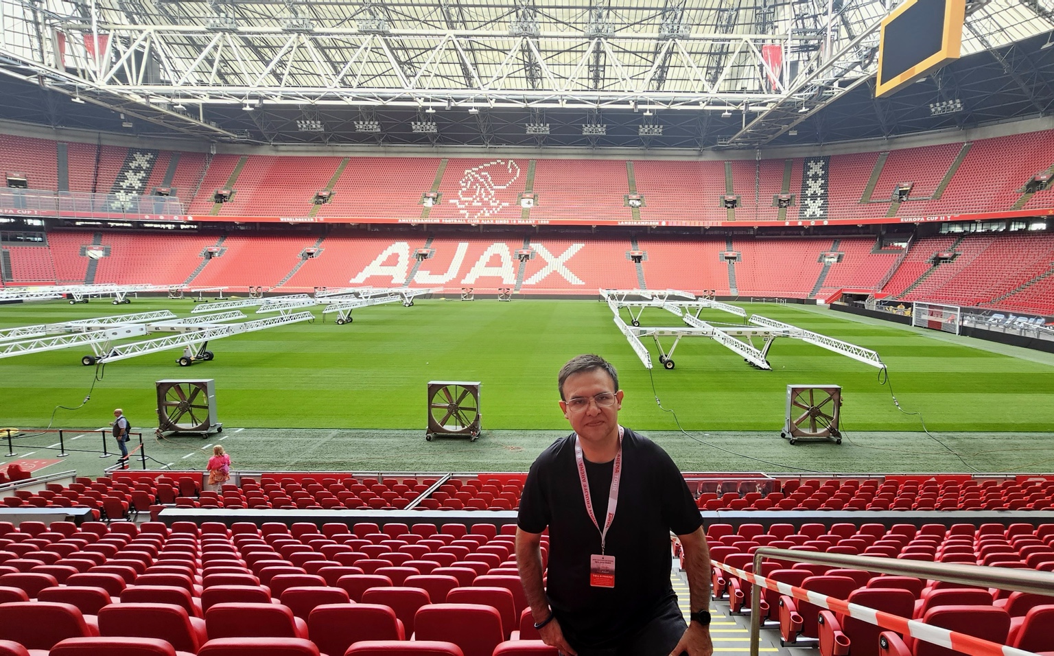 Sergio Ortega, fundador y director de La Charla del Medio Tiempo, en el Johan Cruyff Arena de Ámsterdam